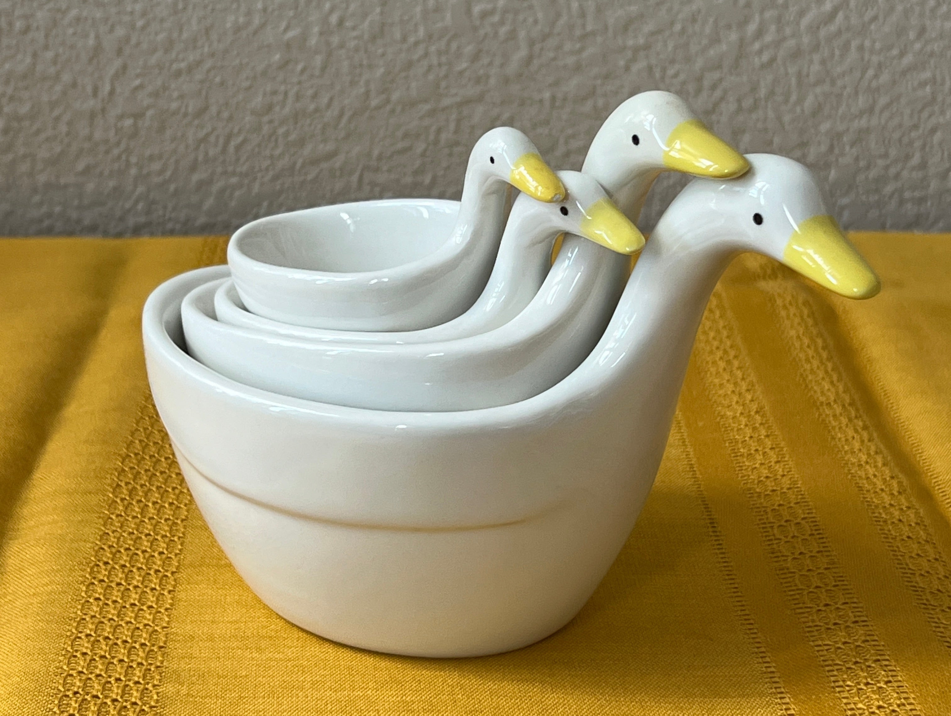 Anthropologie by Biscuit Ceramic Goose Nesting Measuring Cups Set of 4