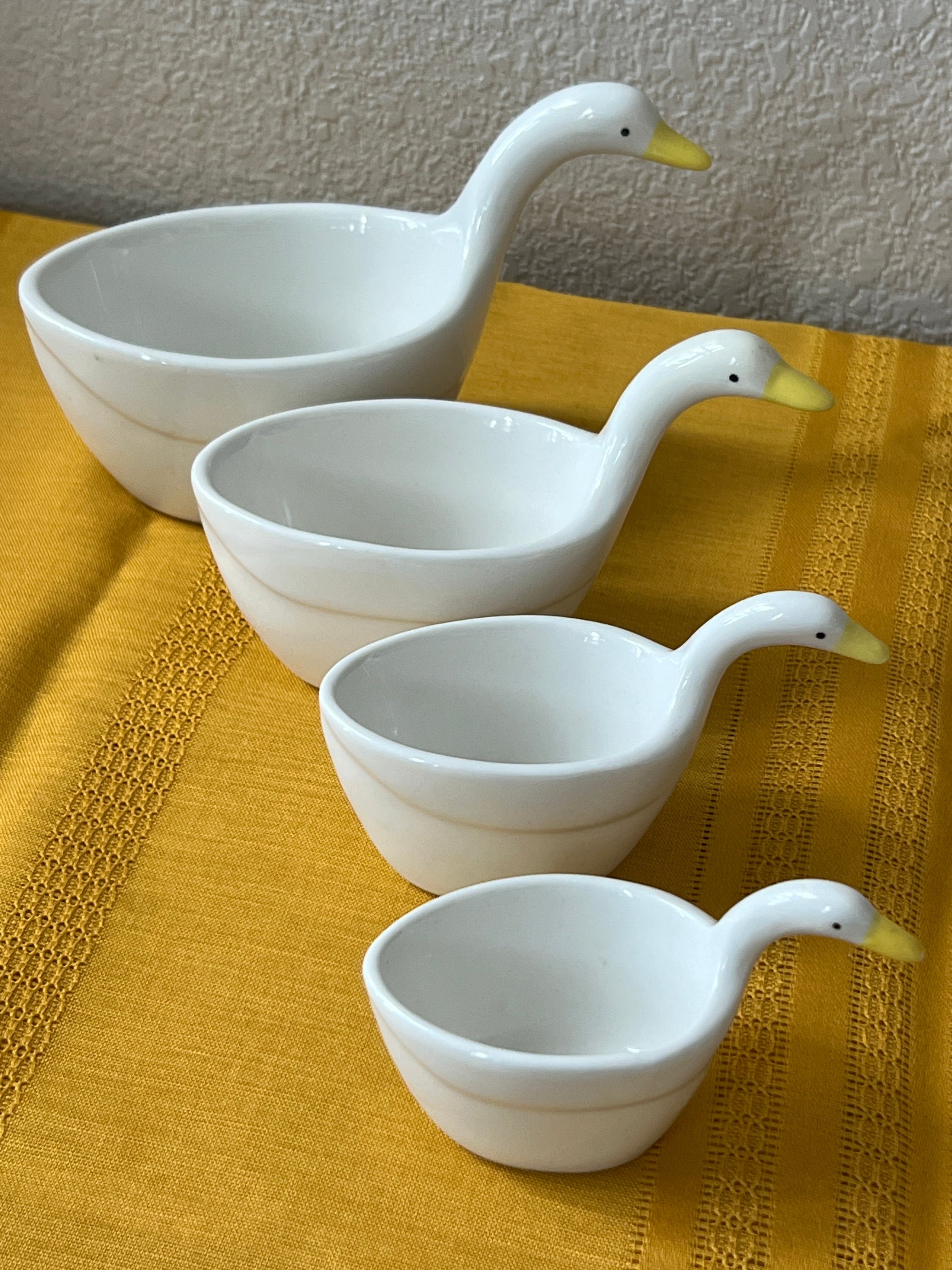 Anthropologie by Biscuit Ceramic Goose Nesting Measuring Cups Set of 4